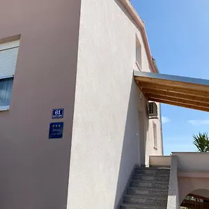 Three Bedroom Between Trogir And Split Kaštela